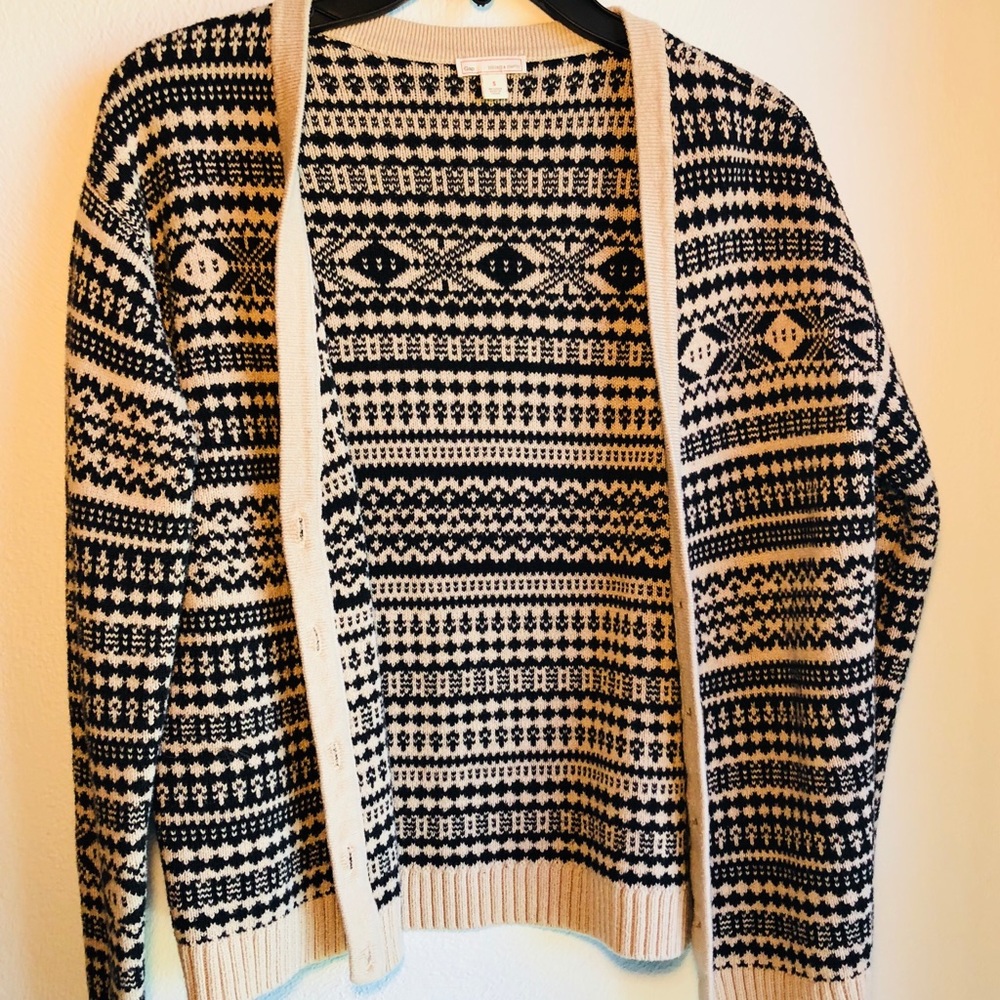 GAP Pullover Sweater
